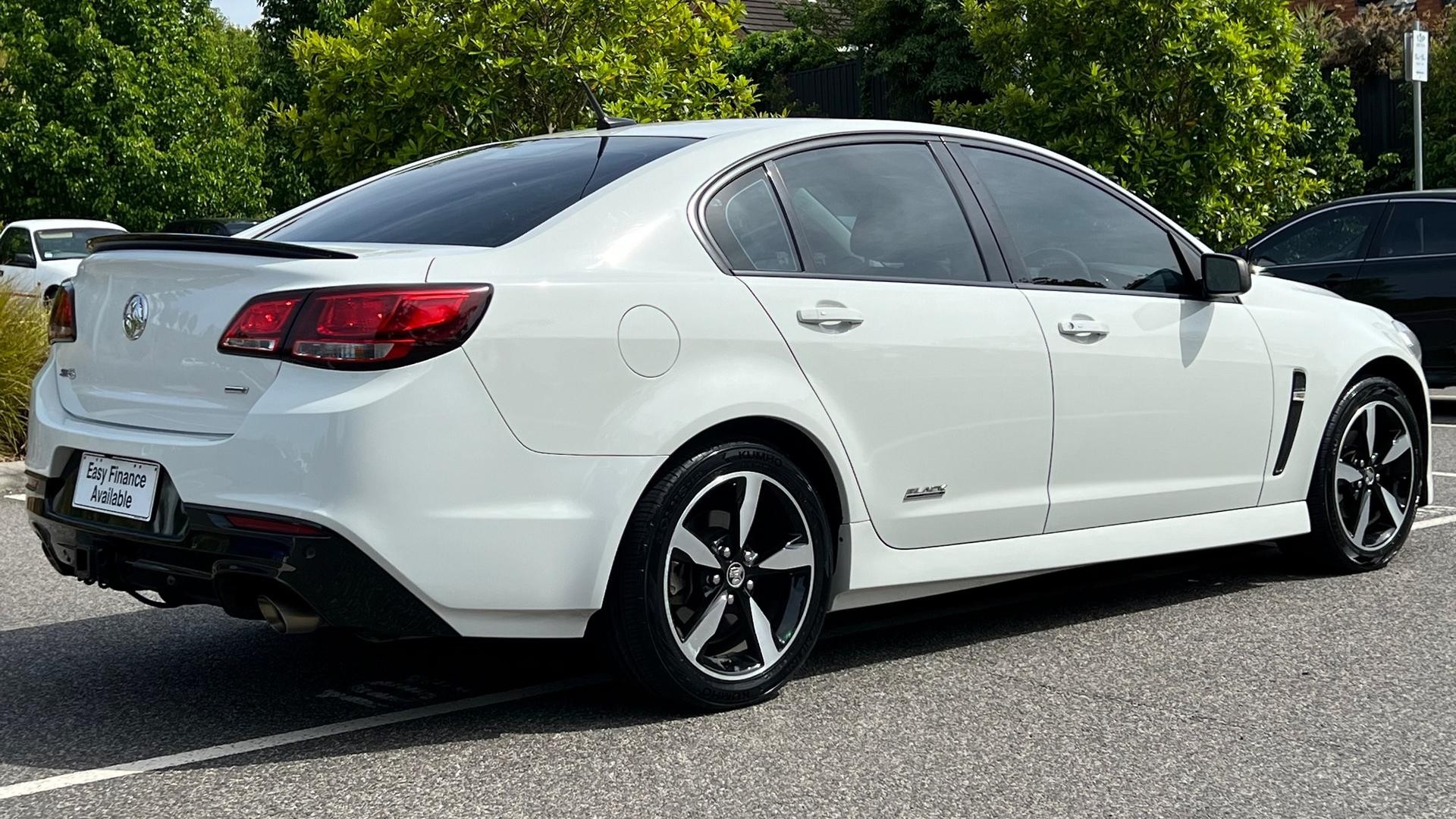 Holden Commodore image 4