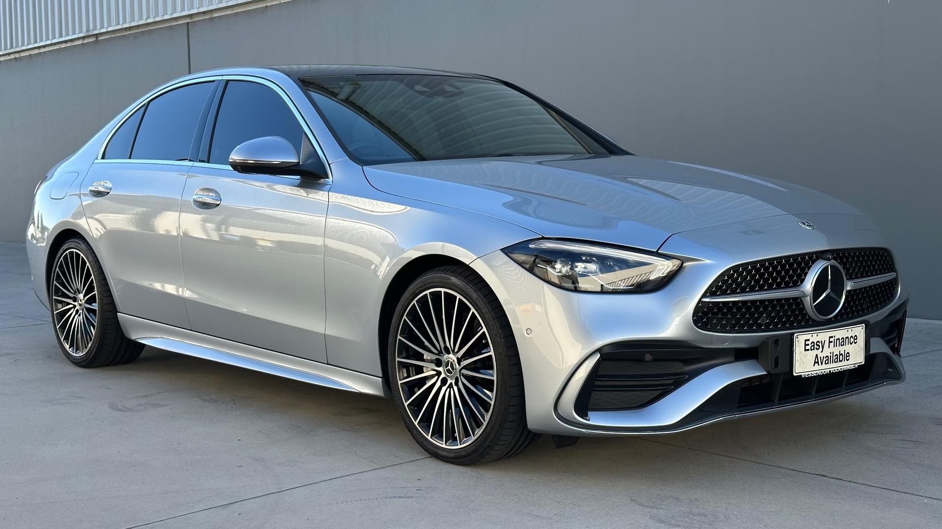 Mercedes Benz C-class image 2