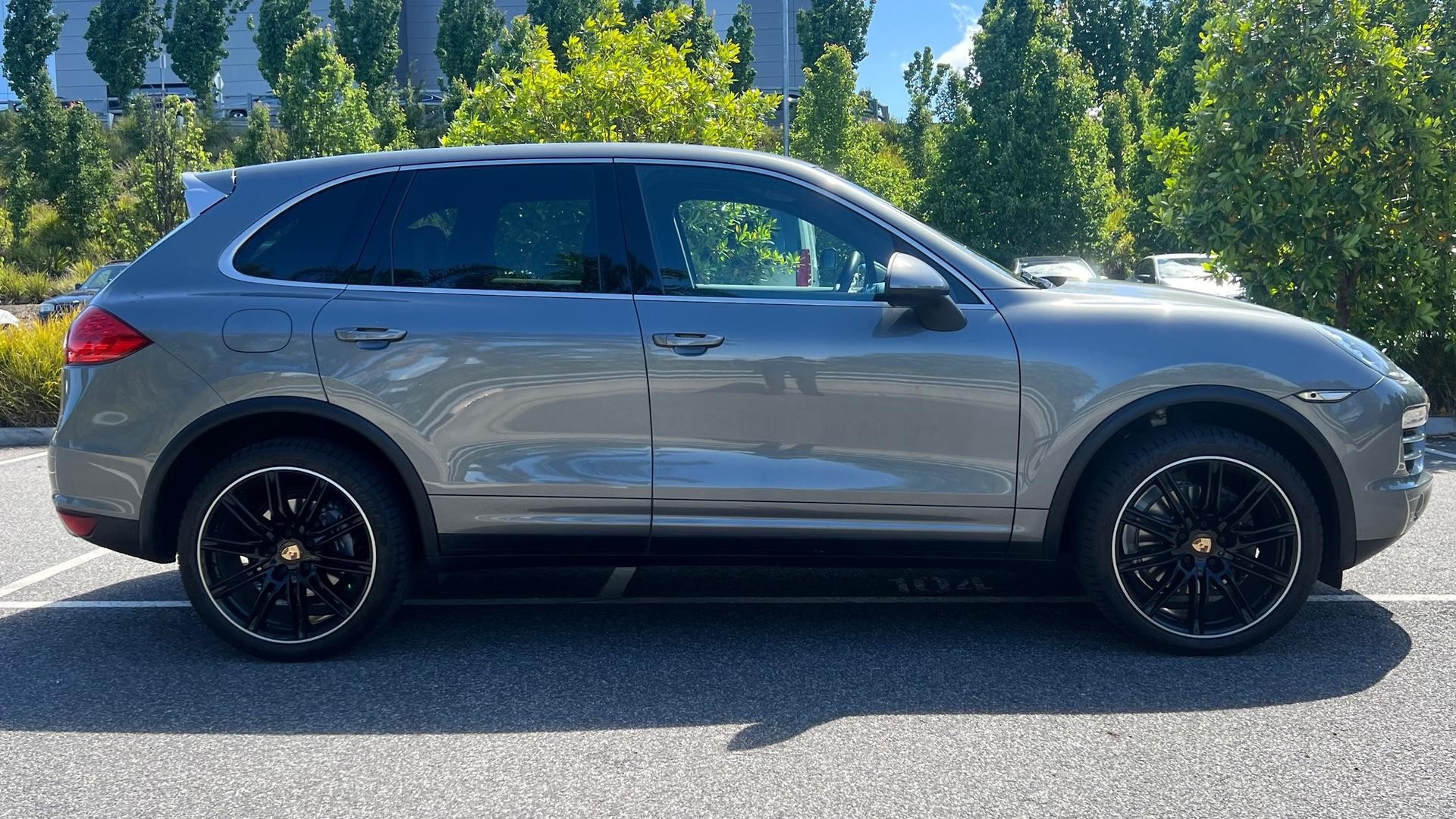 Porsche Cayenne image 3