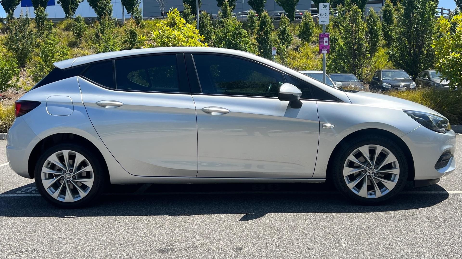 Holden Astra image 3