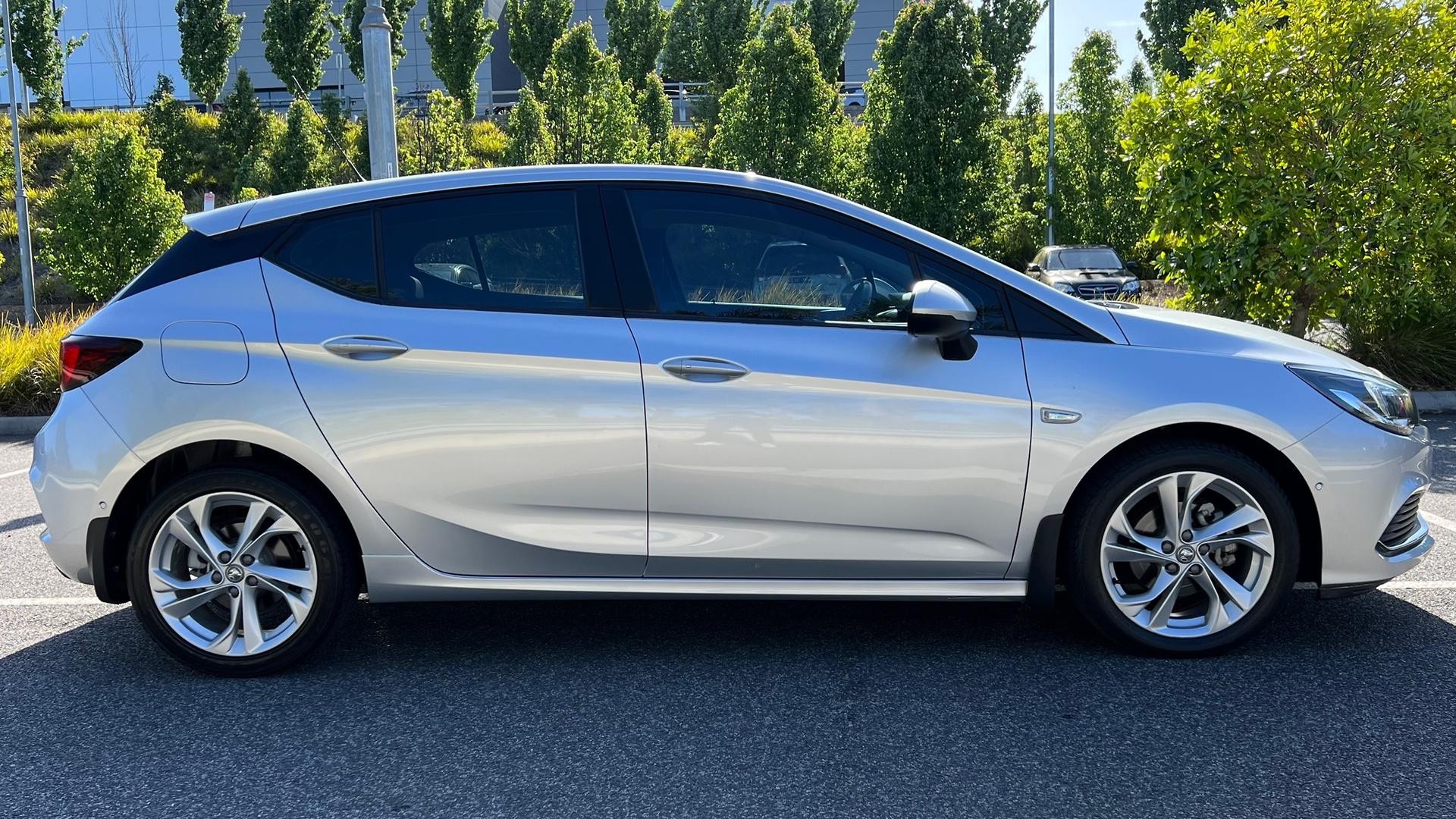 Holden Astra image 3