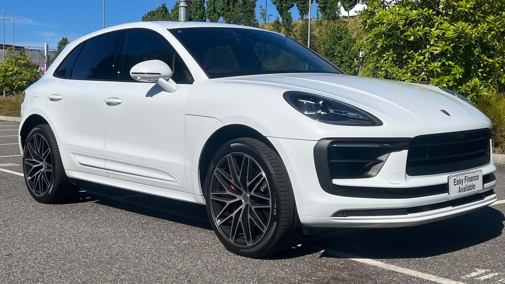 Porsche Macan image 2