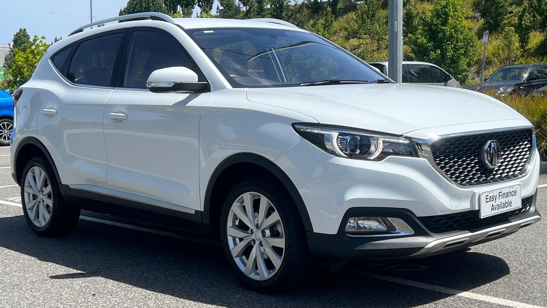 MG Zs image 2