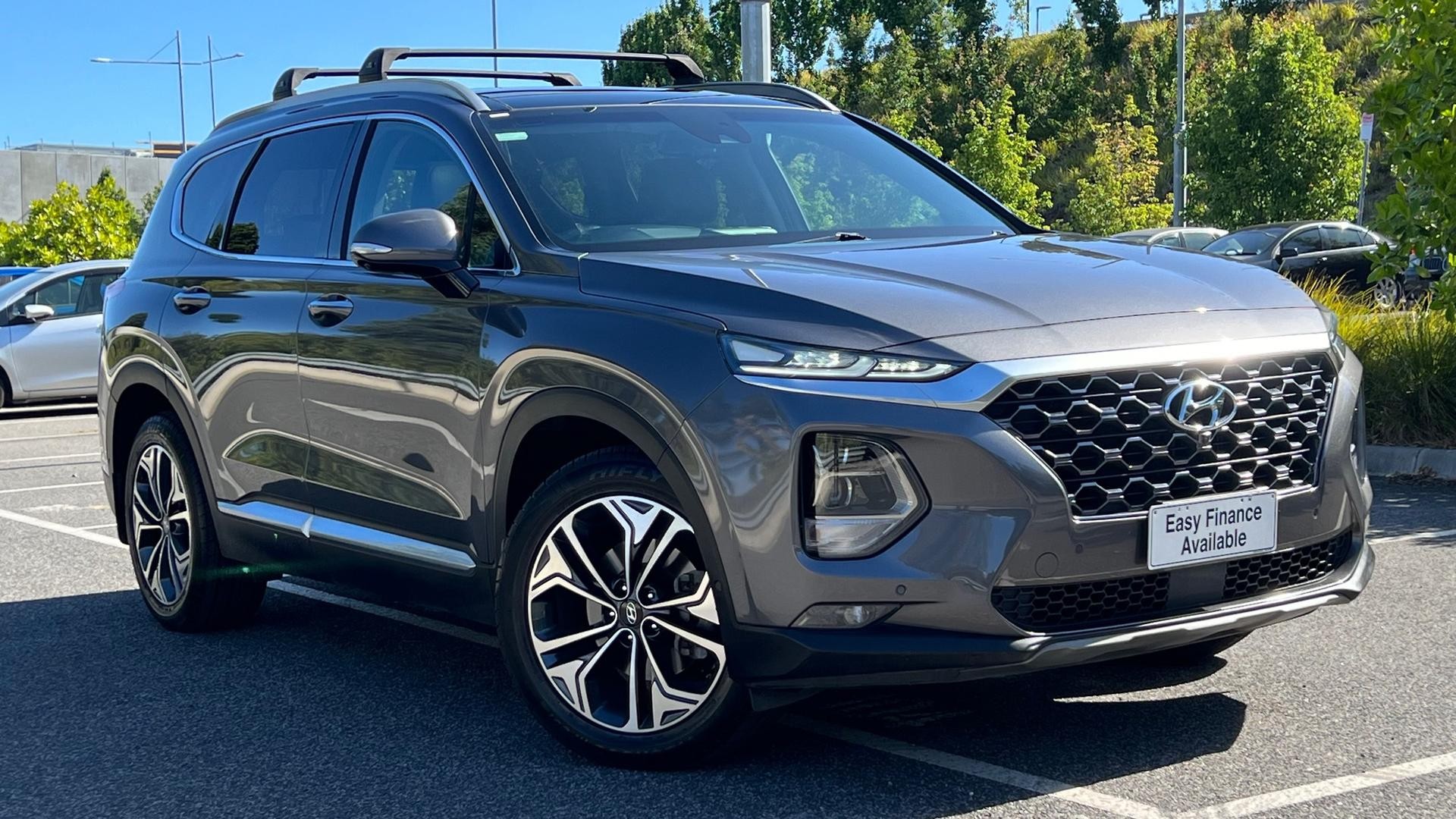 Hyundai Santa Fe image 1