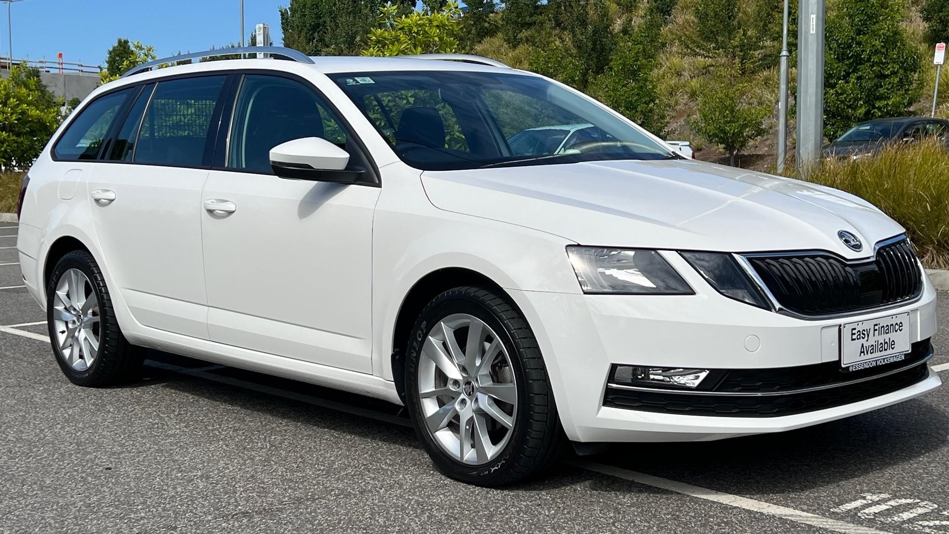 Skoda Octavia image 2