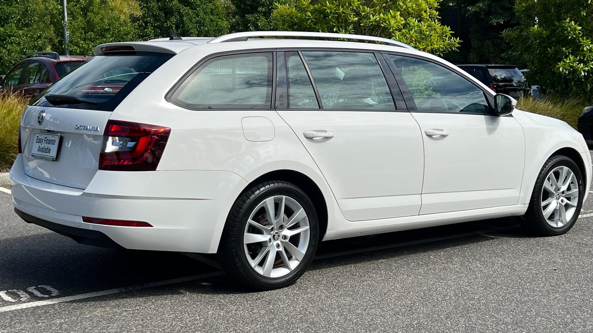 Skoda Octavia image 4