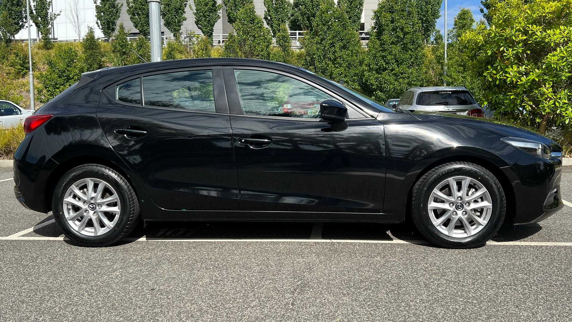 Mazda 3 image 3