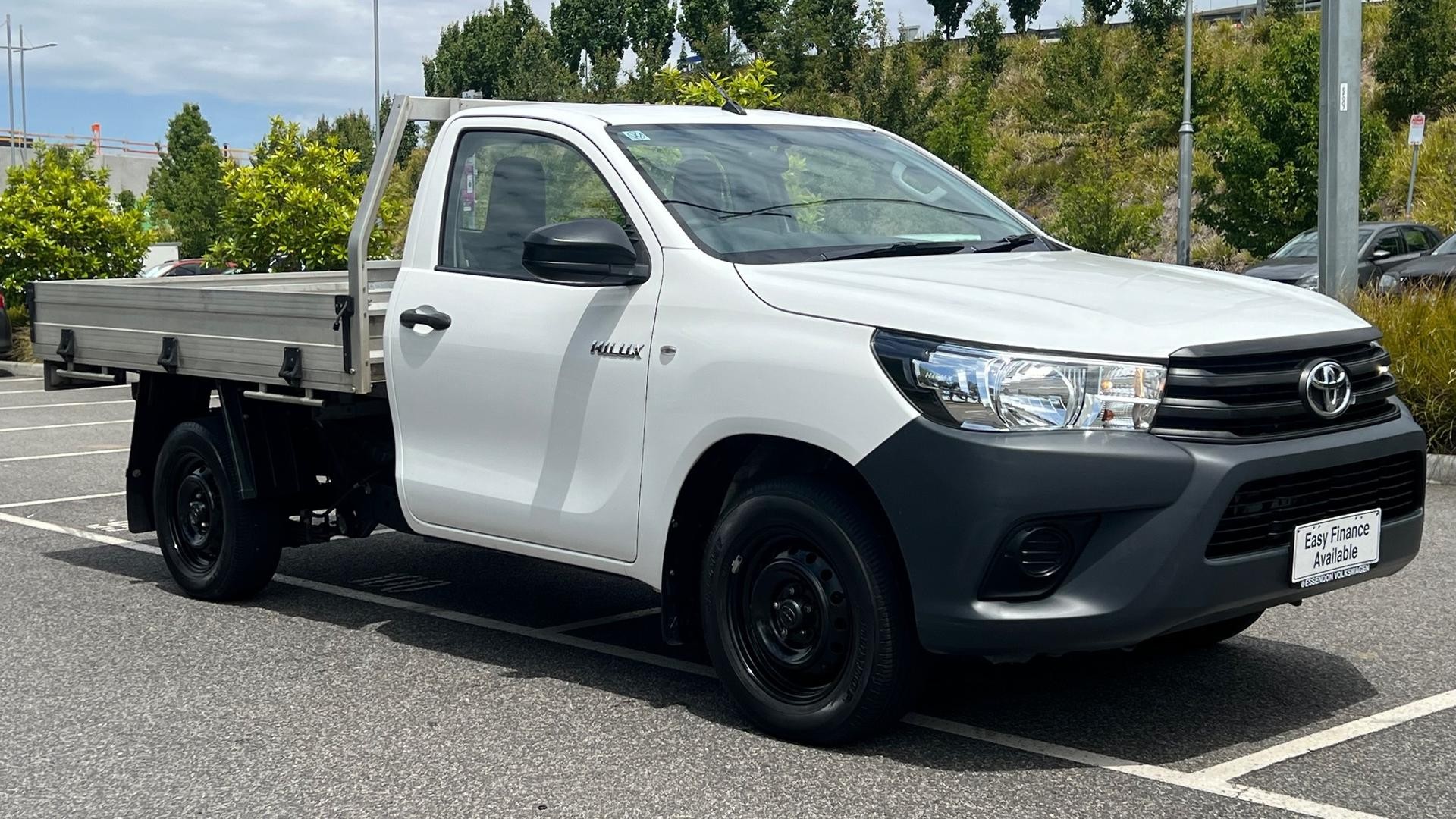 Toyota Hilux image 2