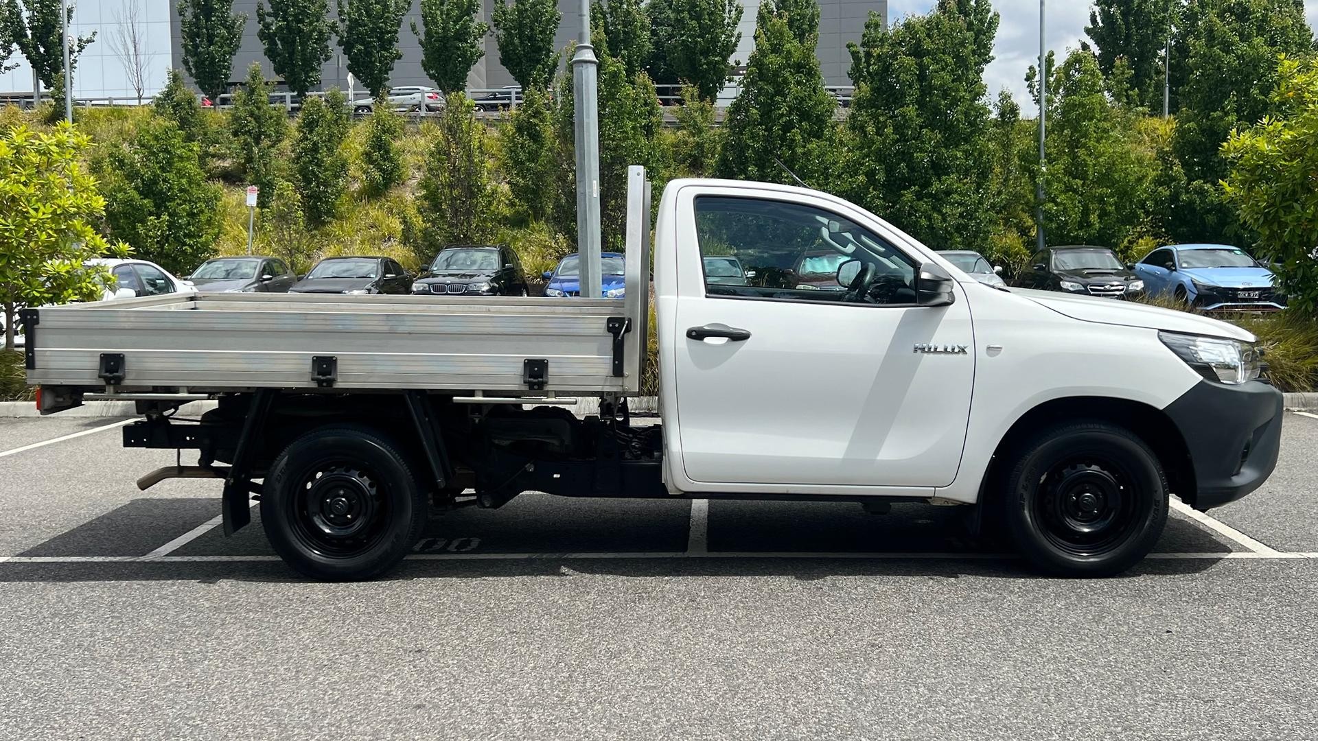 Toyota Hilux image 3