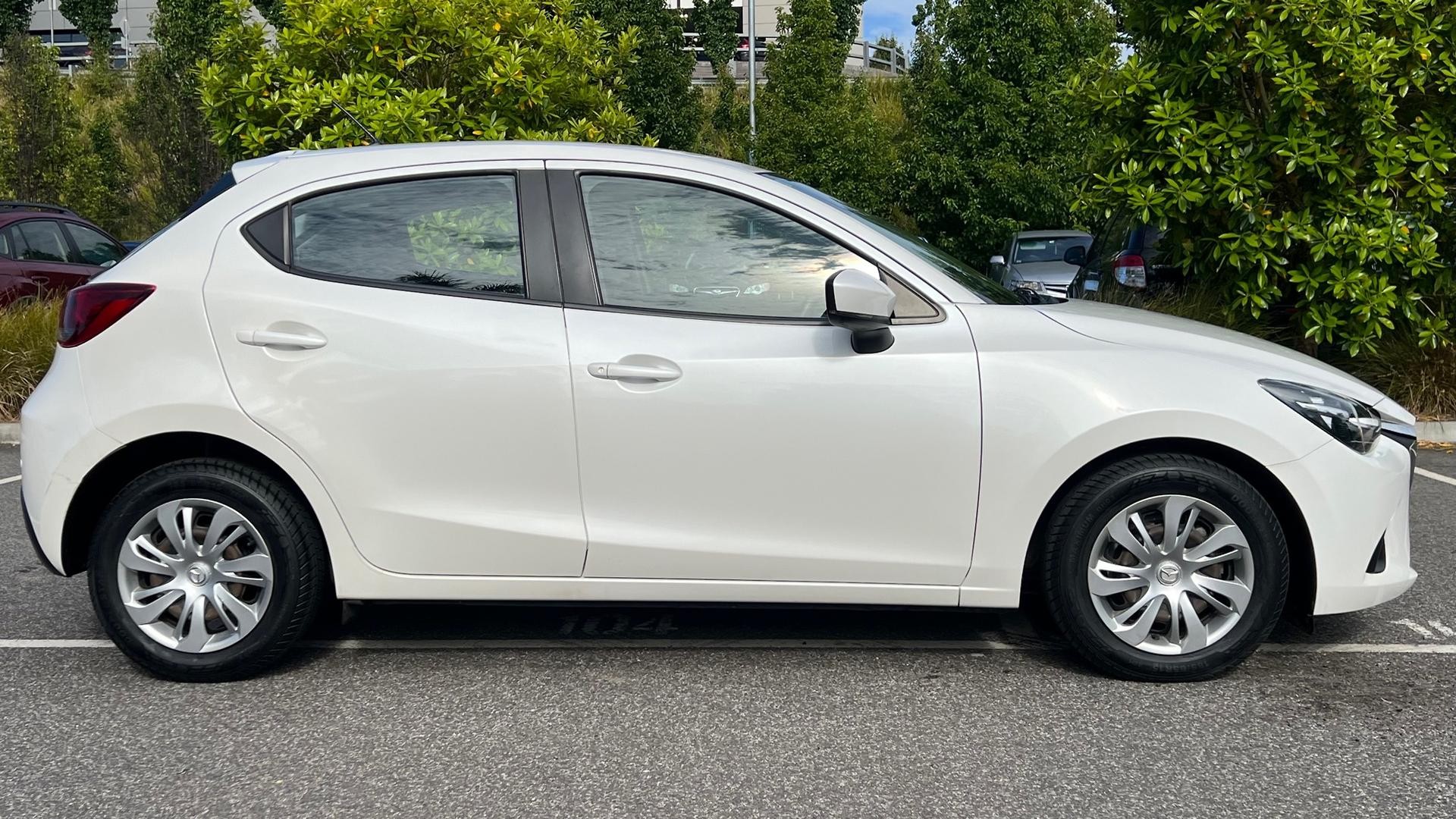 Mazda 2 image 3