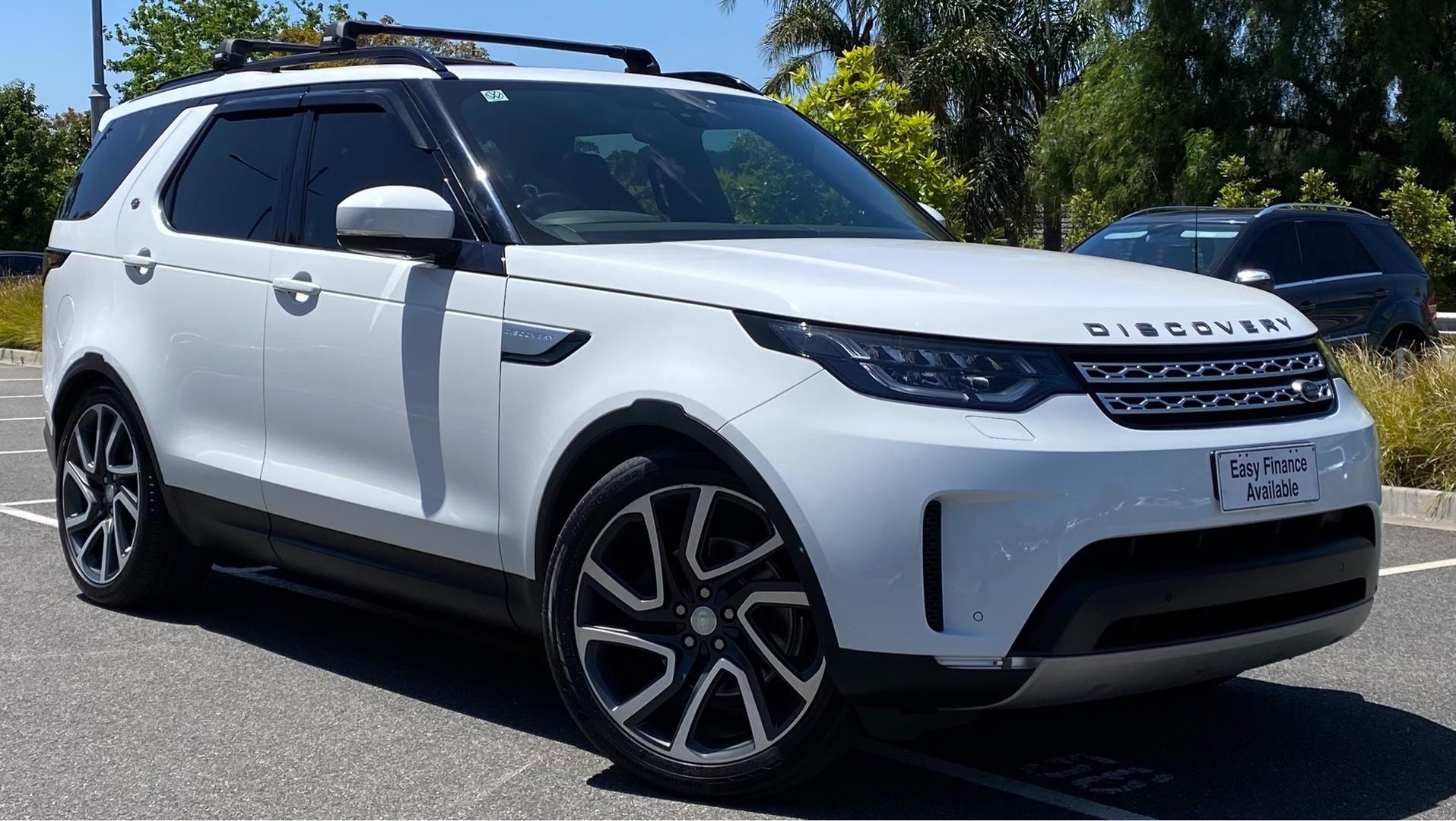 Land Rover Discovery image 1