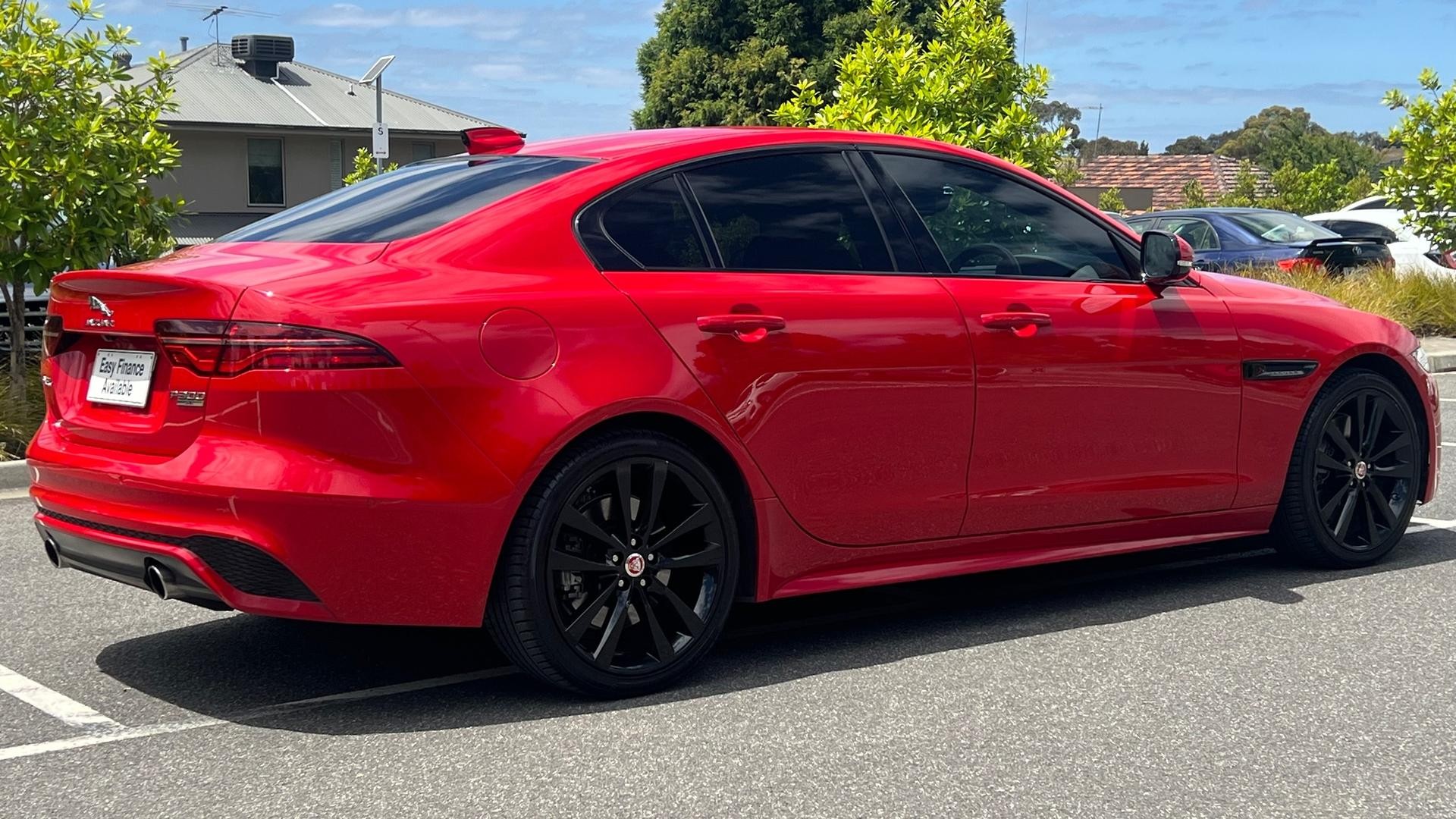 Jaguar Xe image 4