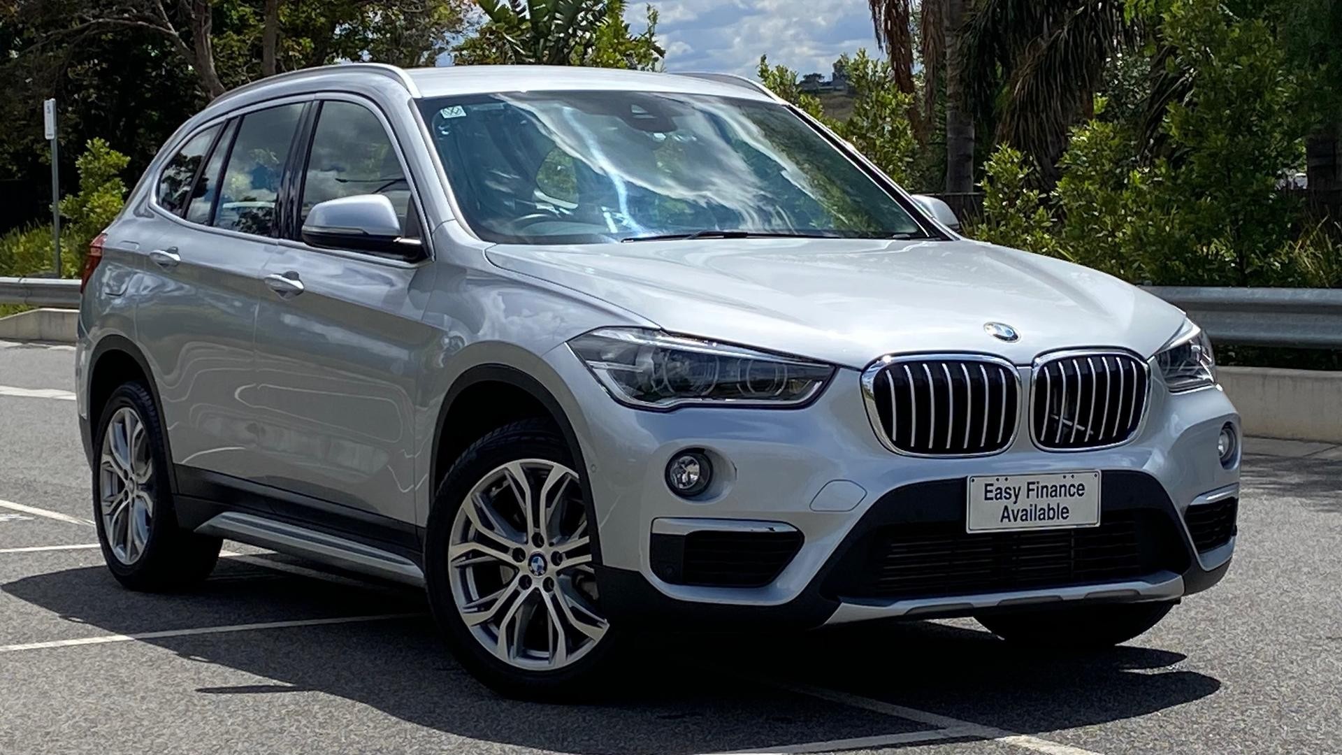 BMW X1 image 1