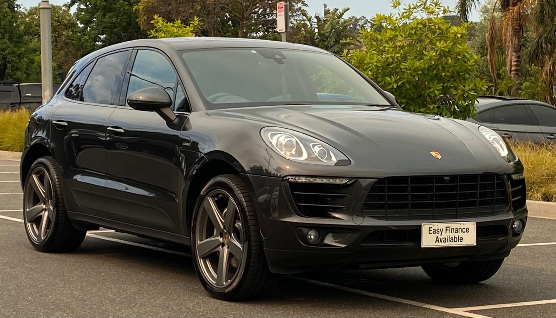 Porsche Macan image 2