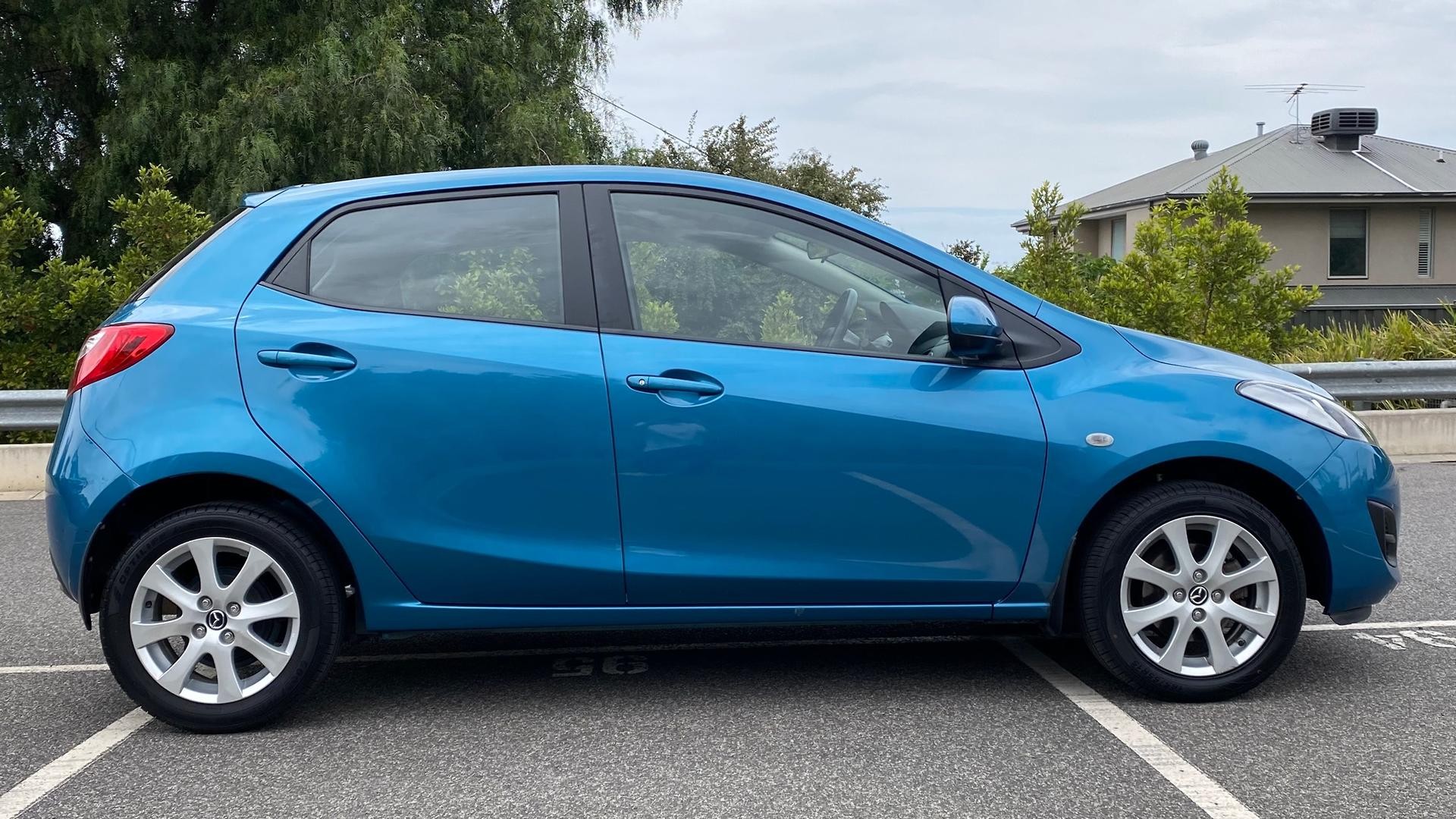 Mazda 2 image 3