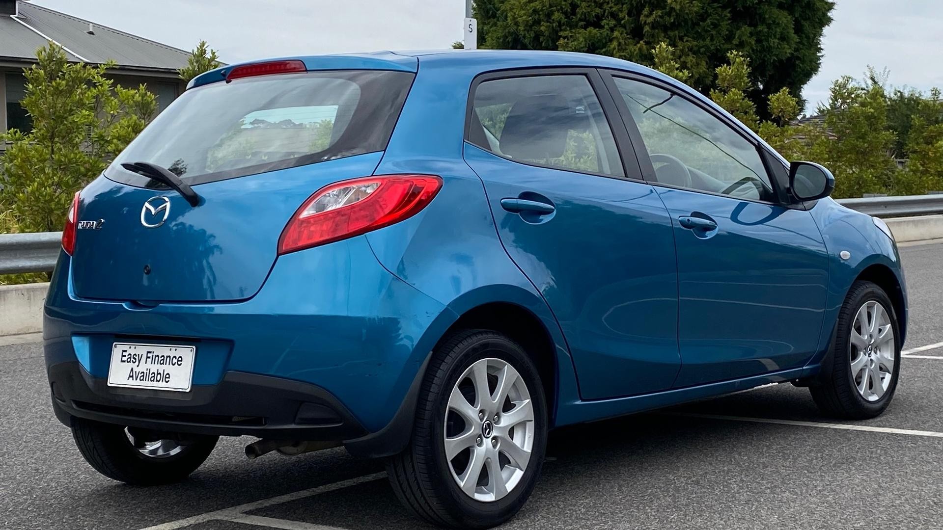 Mazda 2 image 4