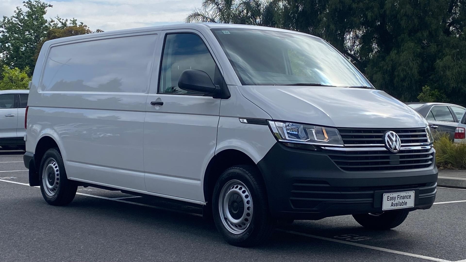 Volkswagen Transporter image 2