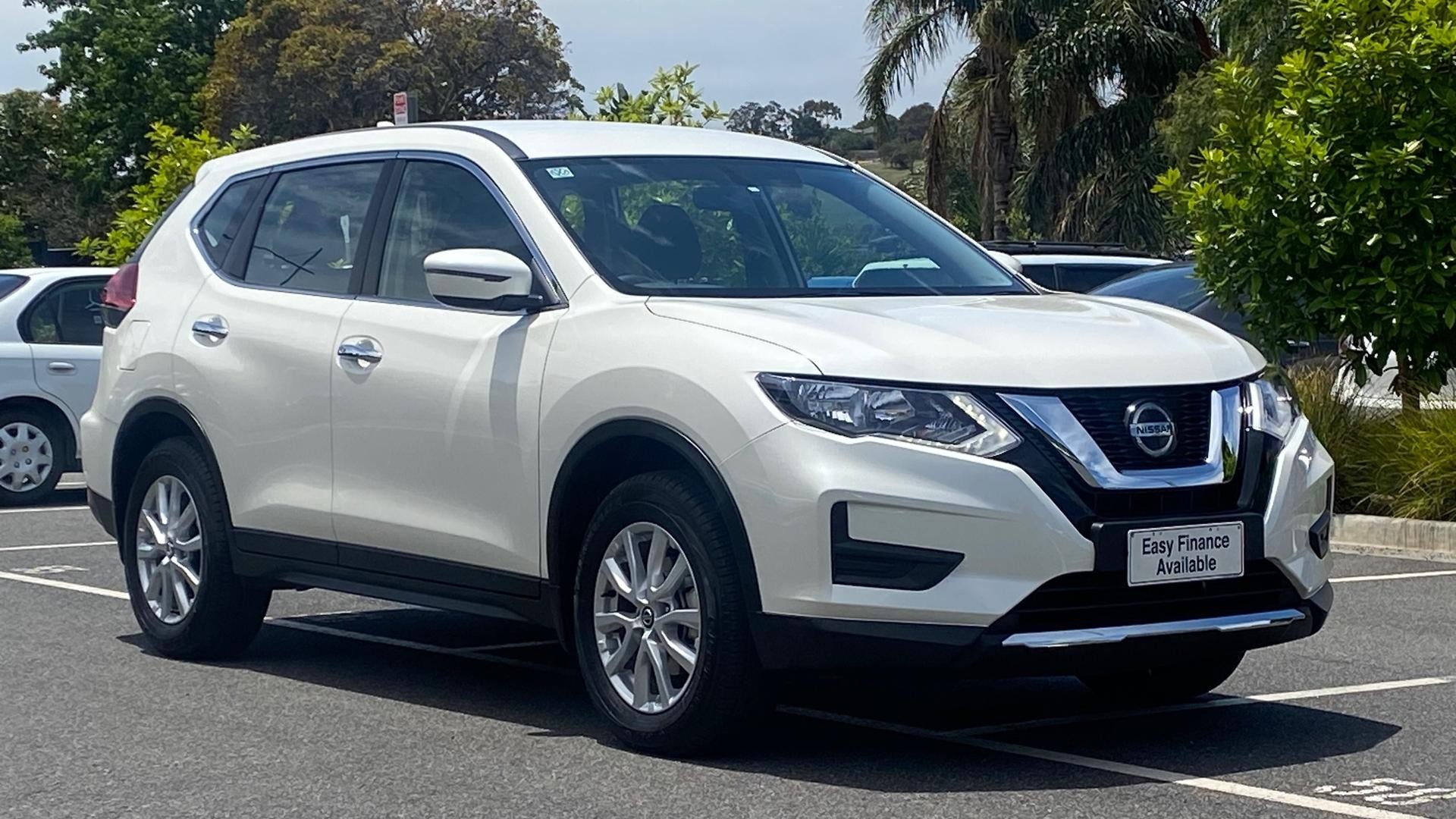 Nissan X-trail image 2