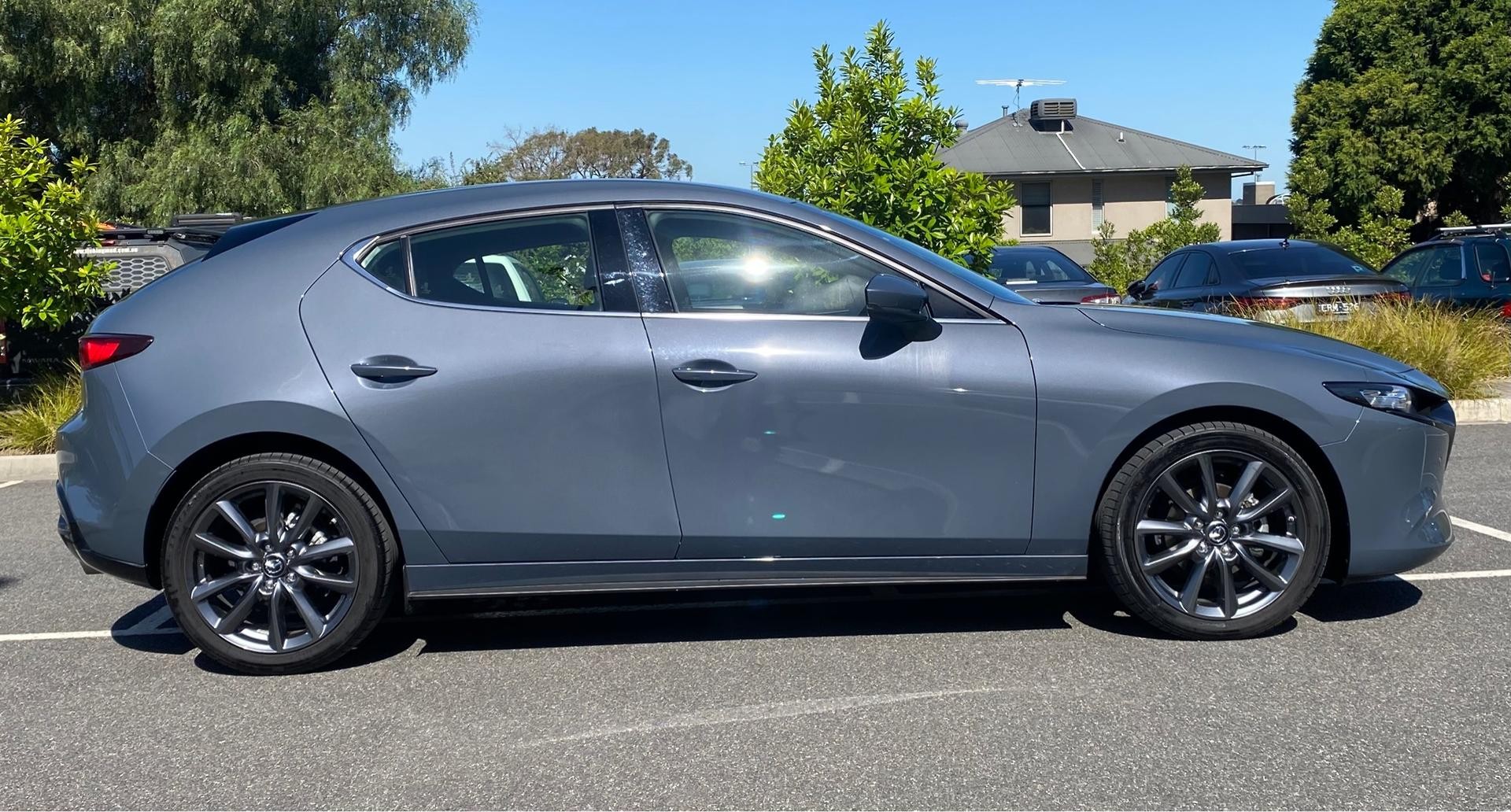 Mazda 3 image 3