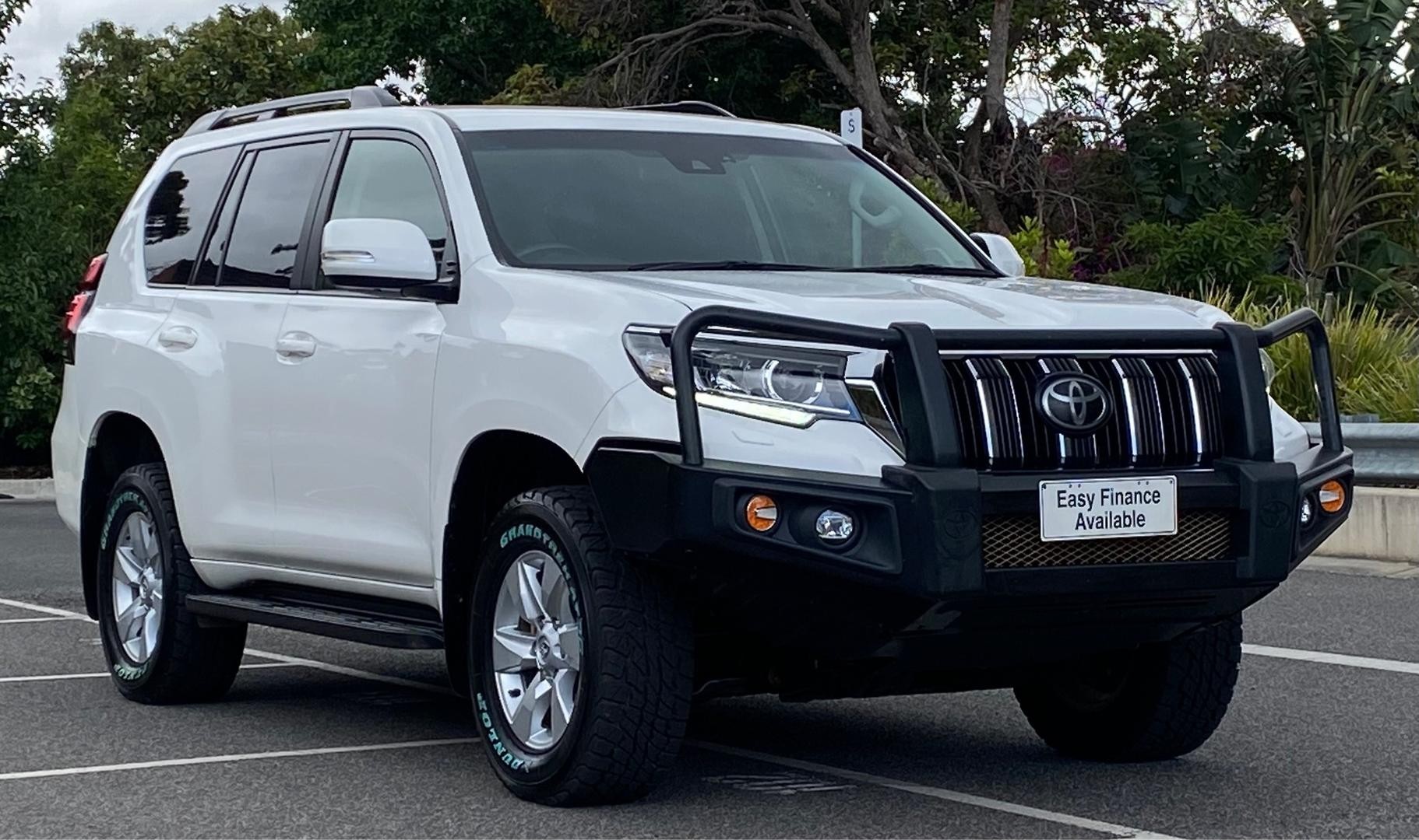 Toyota Landcruiser Prado image 2