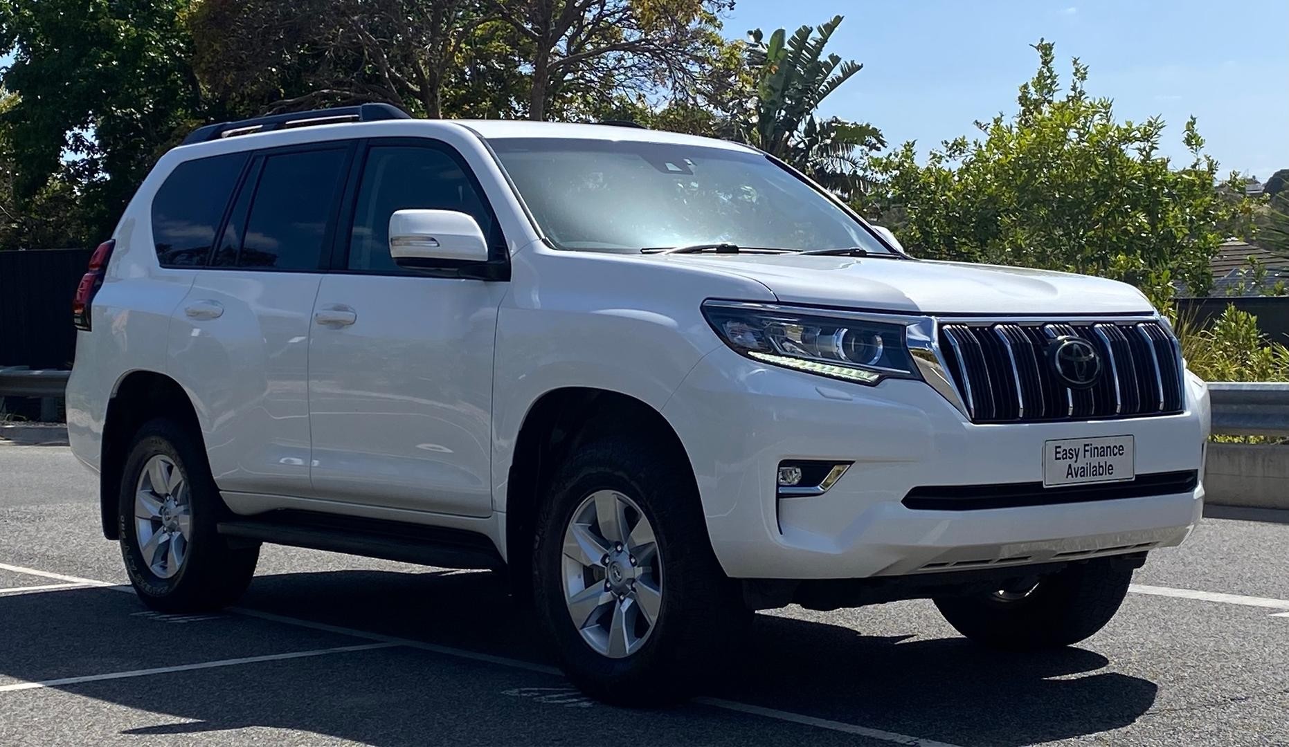 Toyota Landcruiser Prado image 2