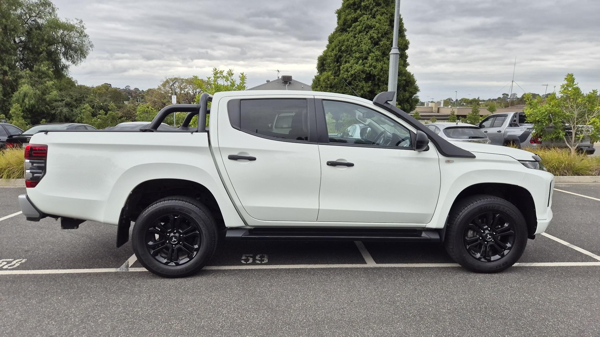 Mitsubishi Triton image 3