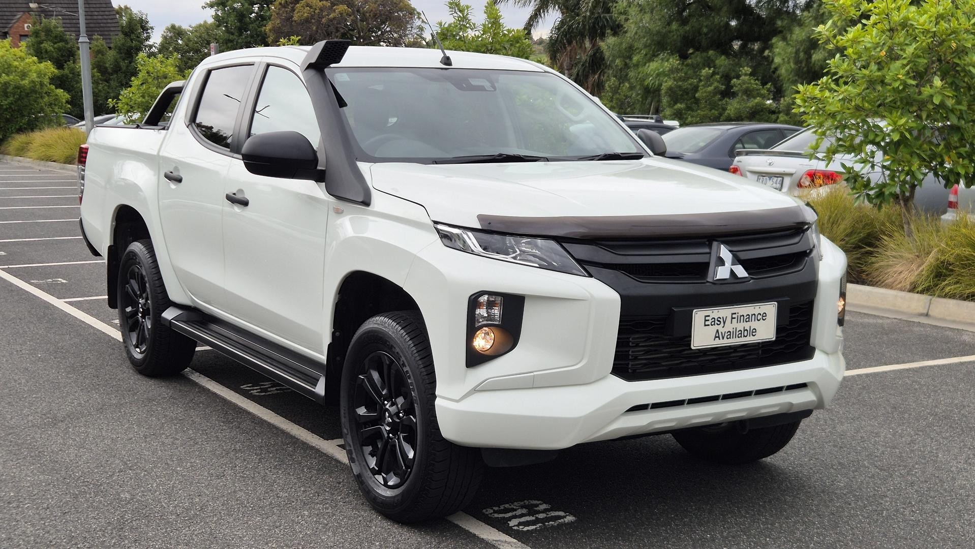 Mitsubishi Triton image 2