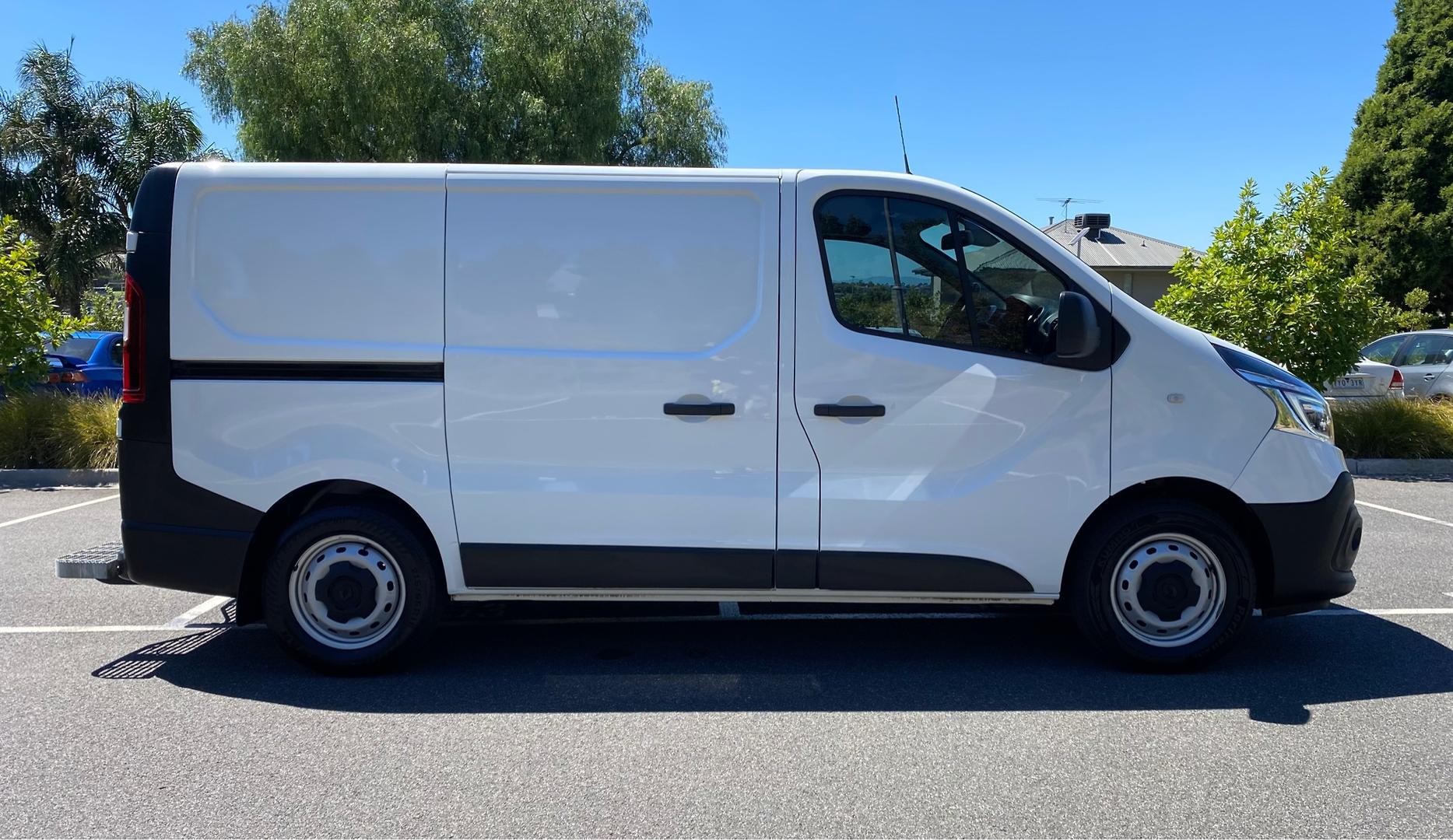 Renault Trafic image 3