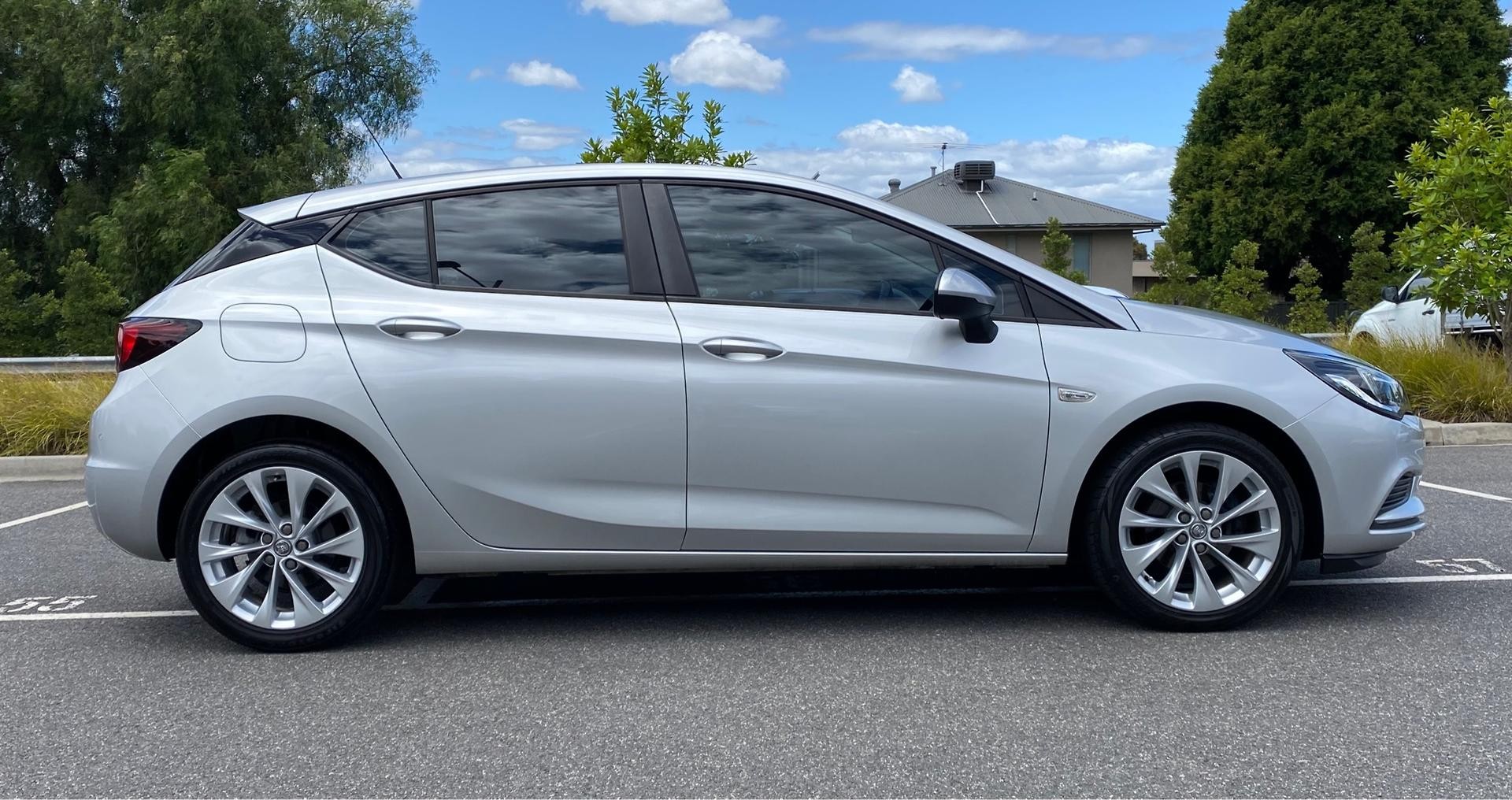 Holden Astra image 3