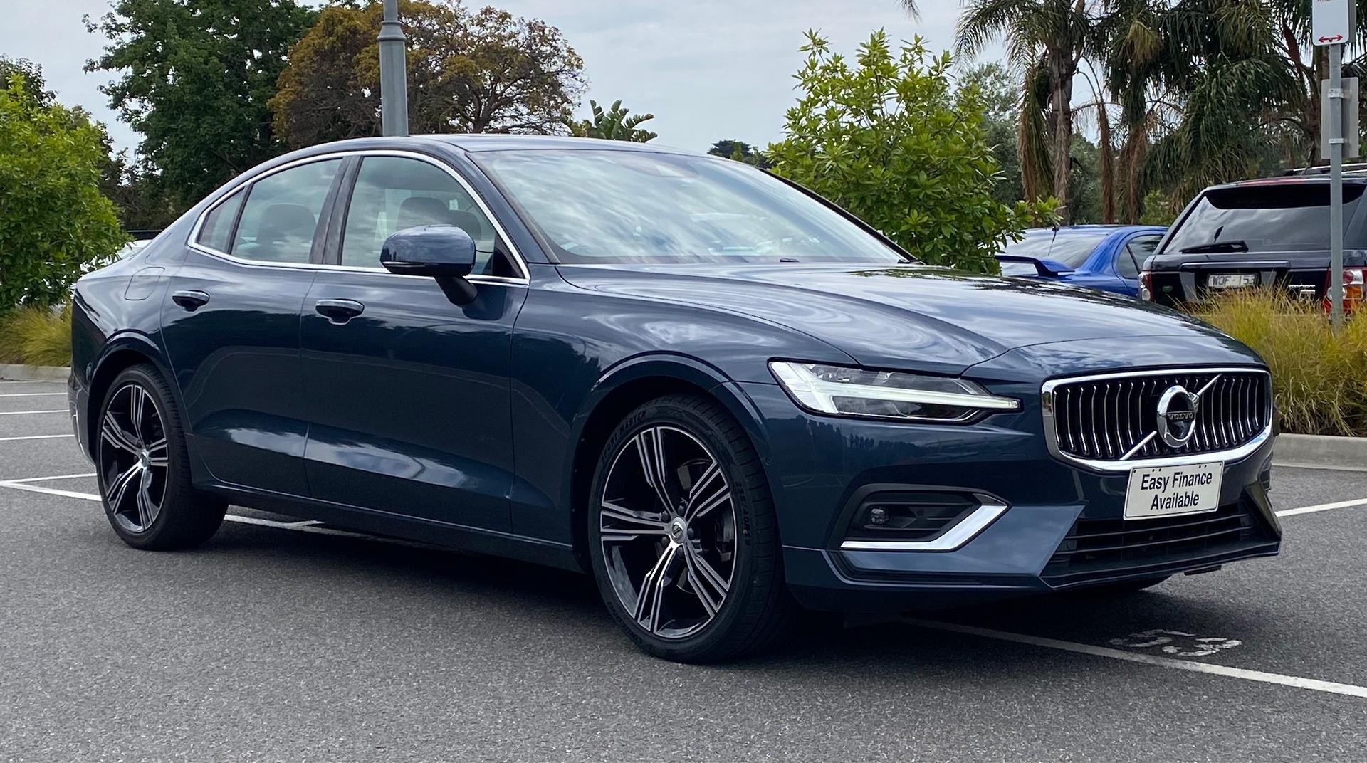 Volvo S60 image 2