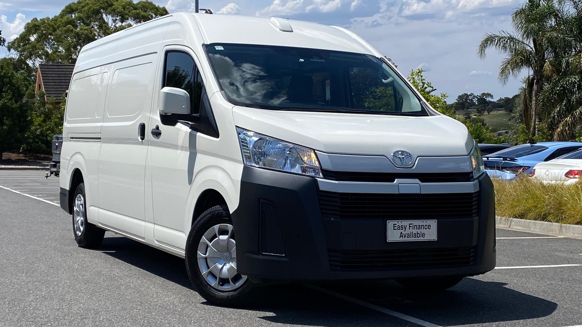 Toyota Hiace image 1