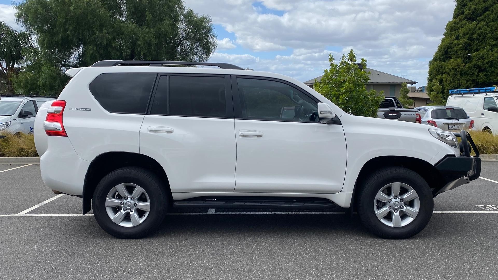 Toyota Landcruiser Prado image 3