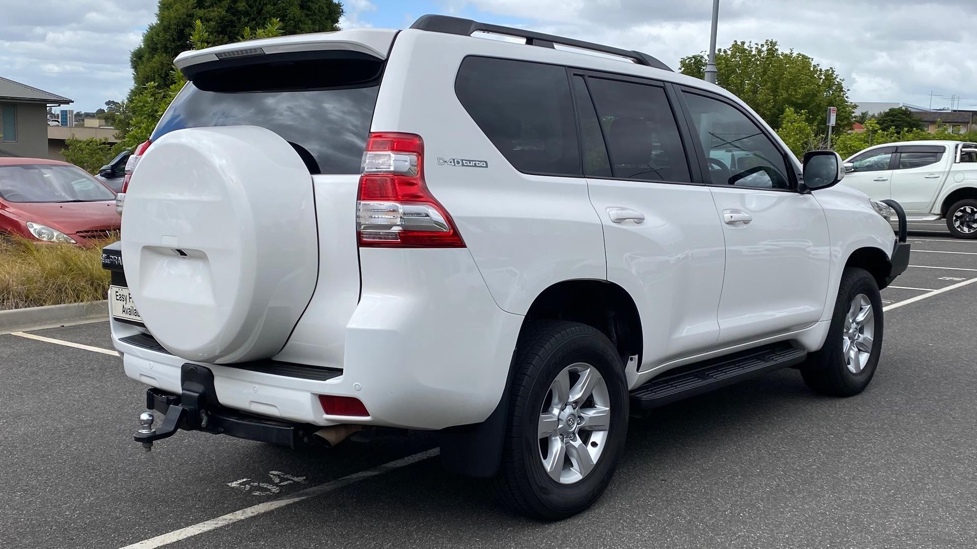 Toyota Landcruiser Prado image 4