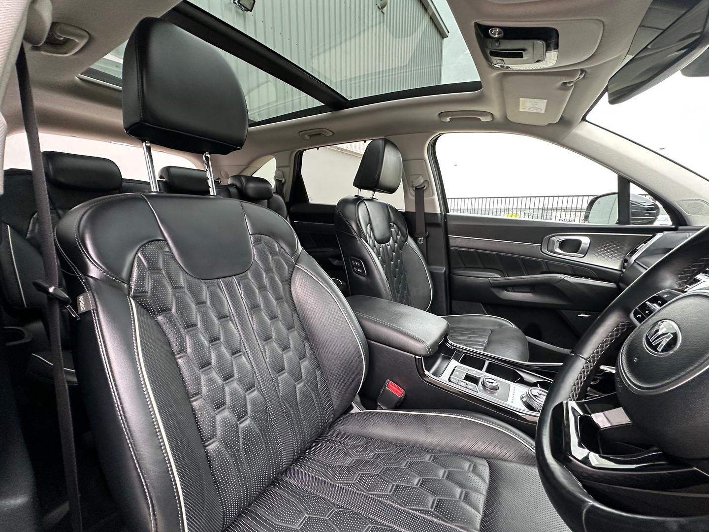 Kia Sorento image 4