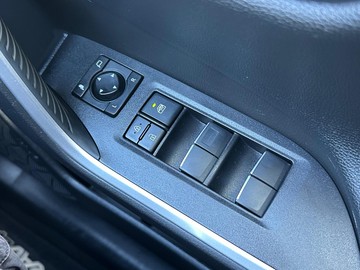 https://dvg-vehicle-assets.s3.amazonaws.com/V005102/acwqvu6b0laryzt05jihd6nuo.jpg