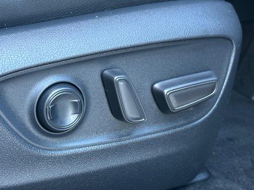 https://dvg-vehicle-assets.s3.amazonaws.com/V005102/c9uhf7yixko6tzlasiqzj271u.jpg