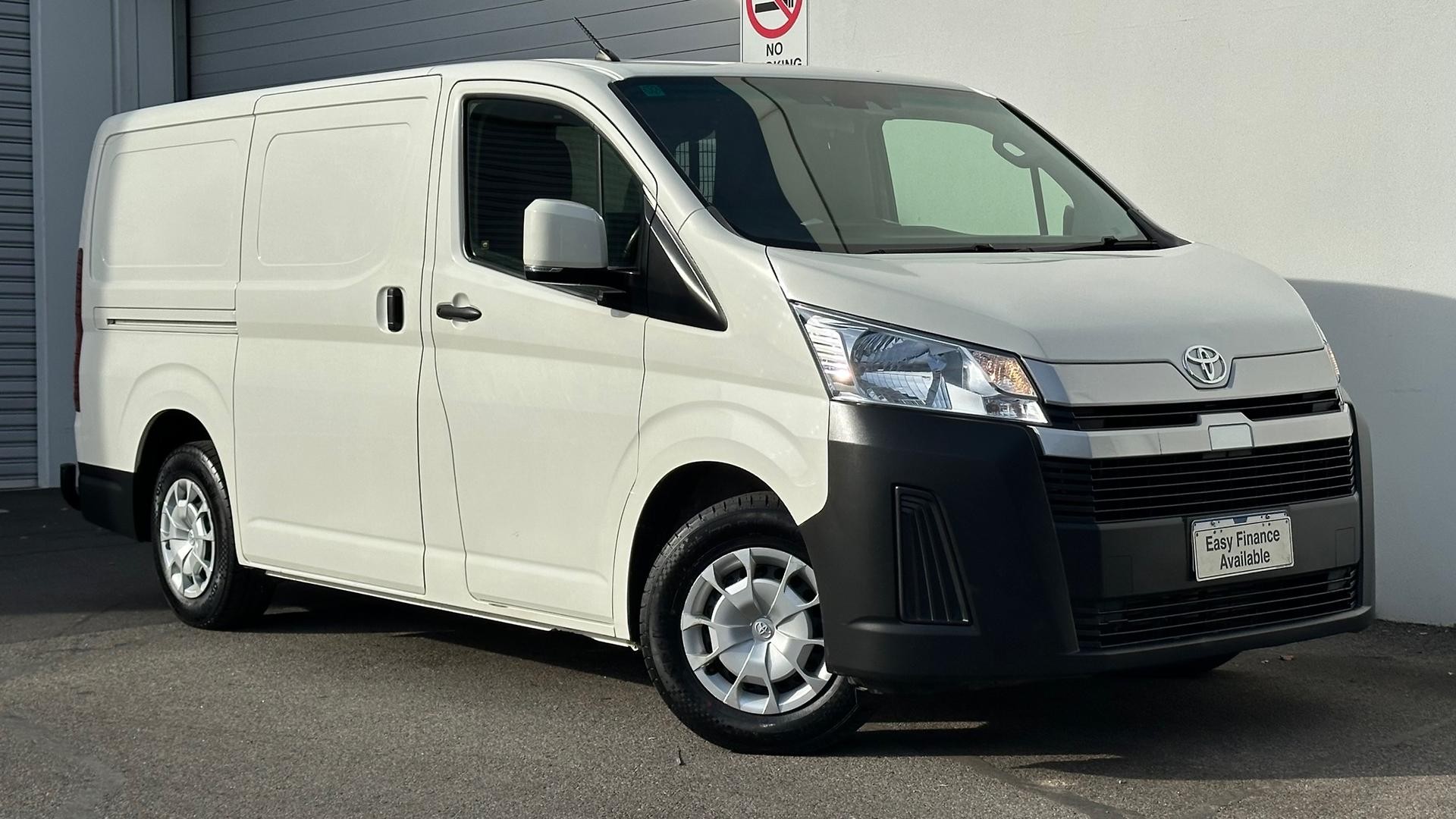 Toyota Hiace image 1