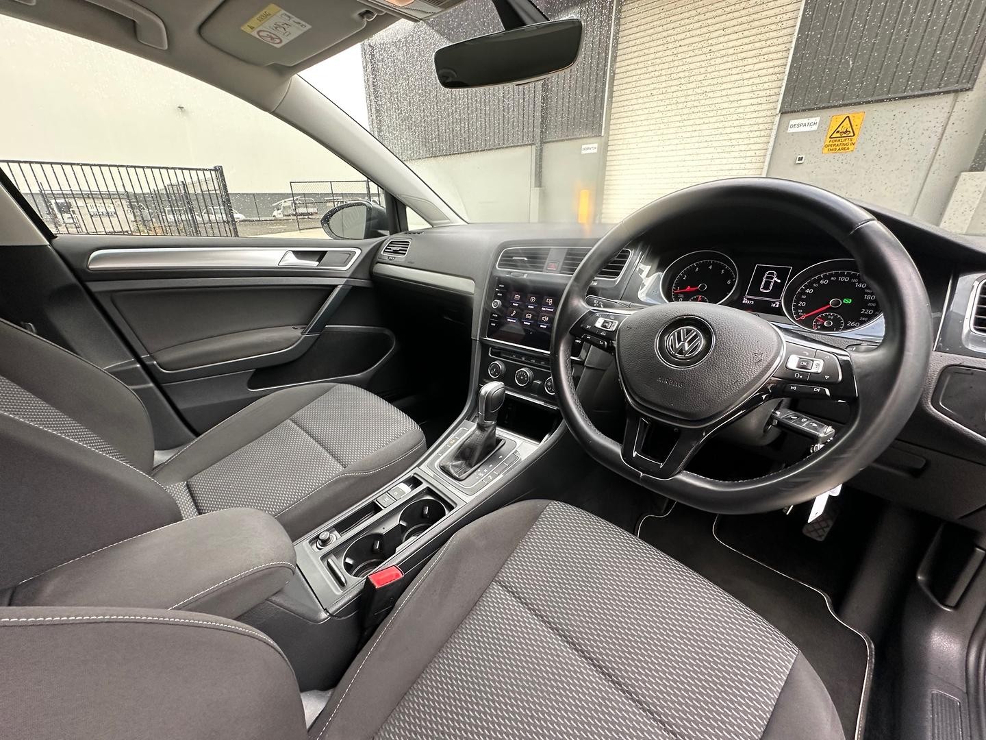 Volkswagen Golf image 3