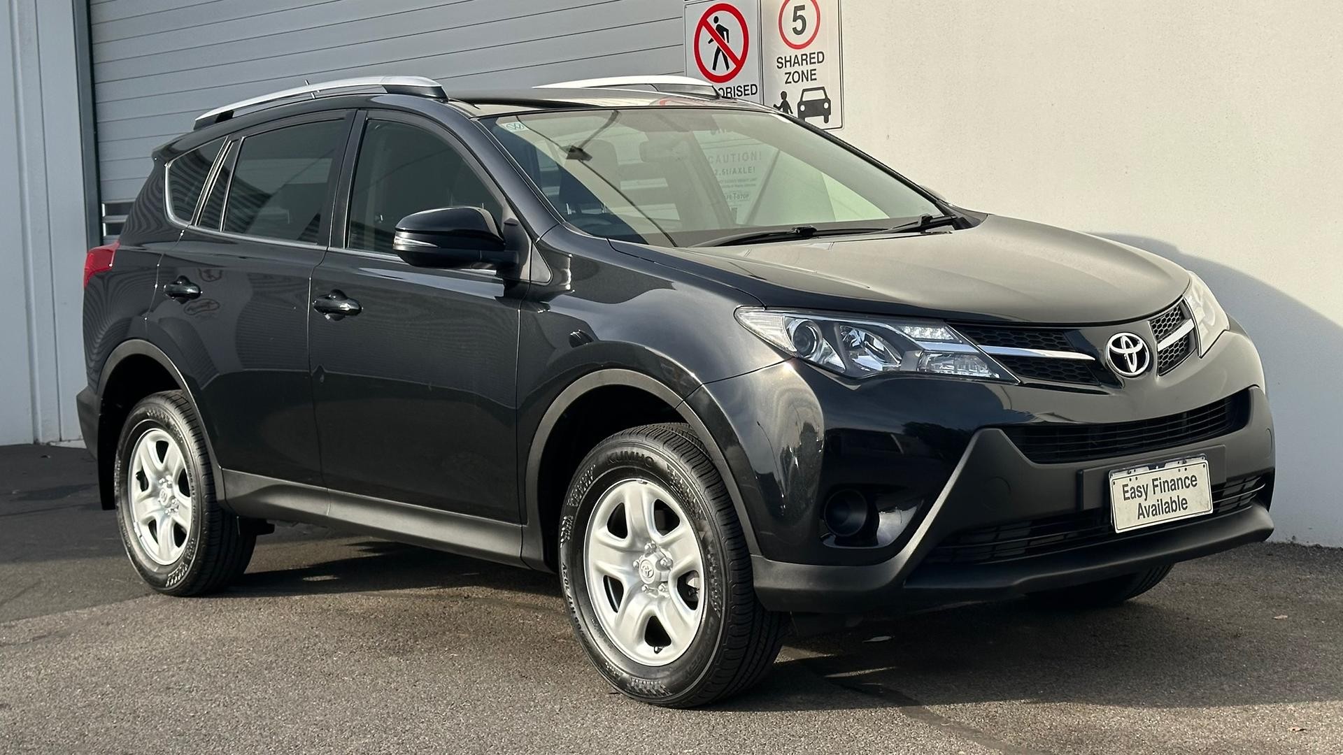 Toyota Rav4 image 2