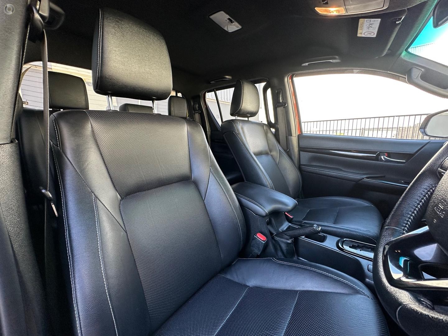 Toyota Hilux image 4