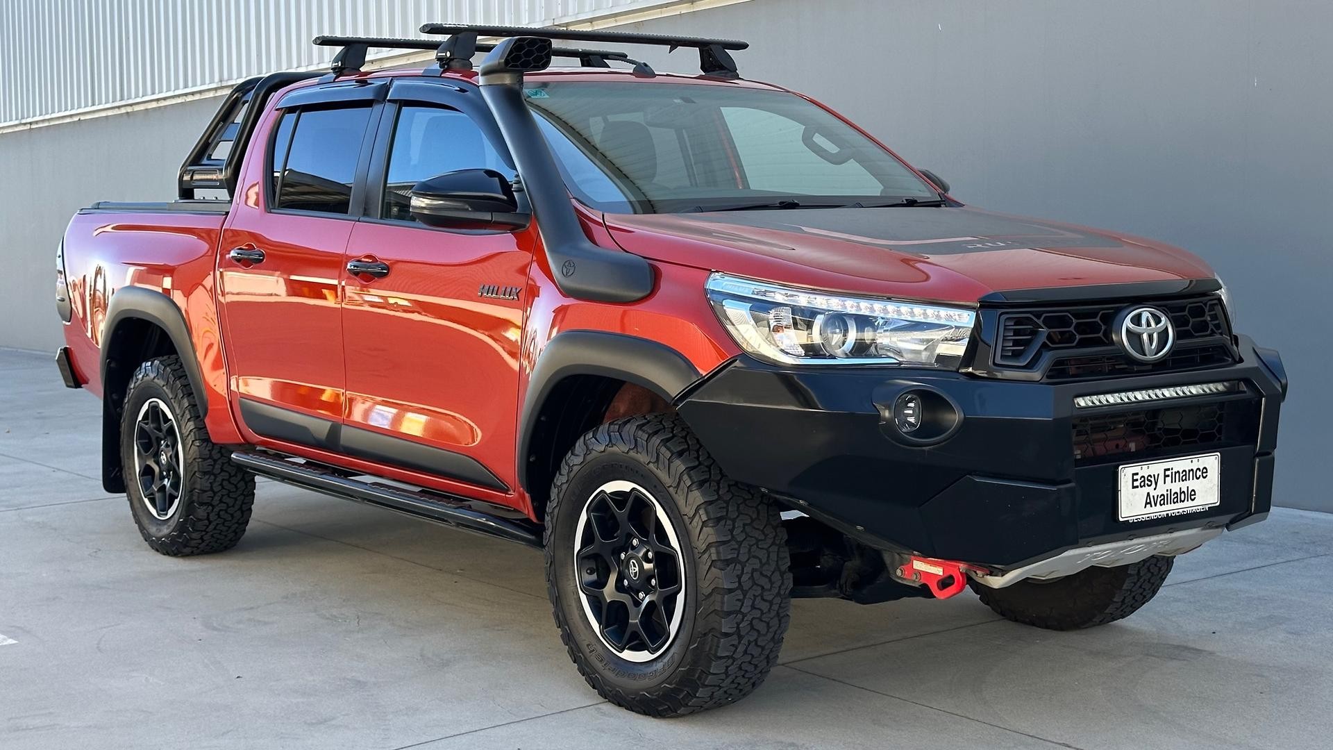 Toyota Hilux image 2