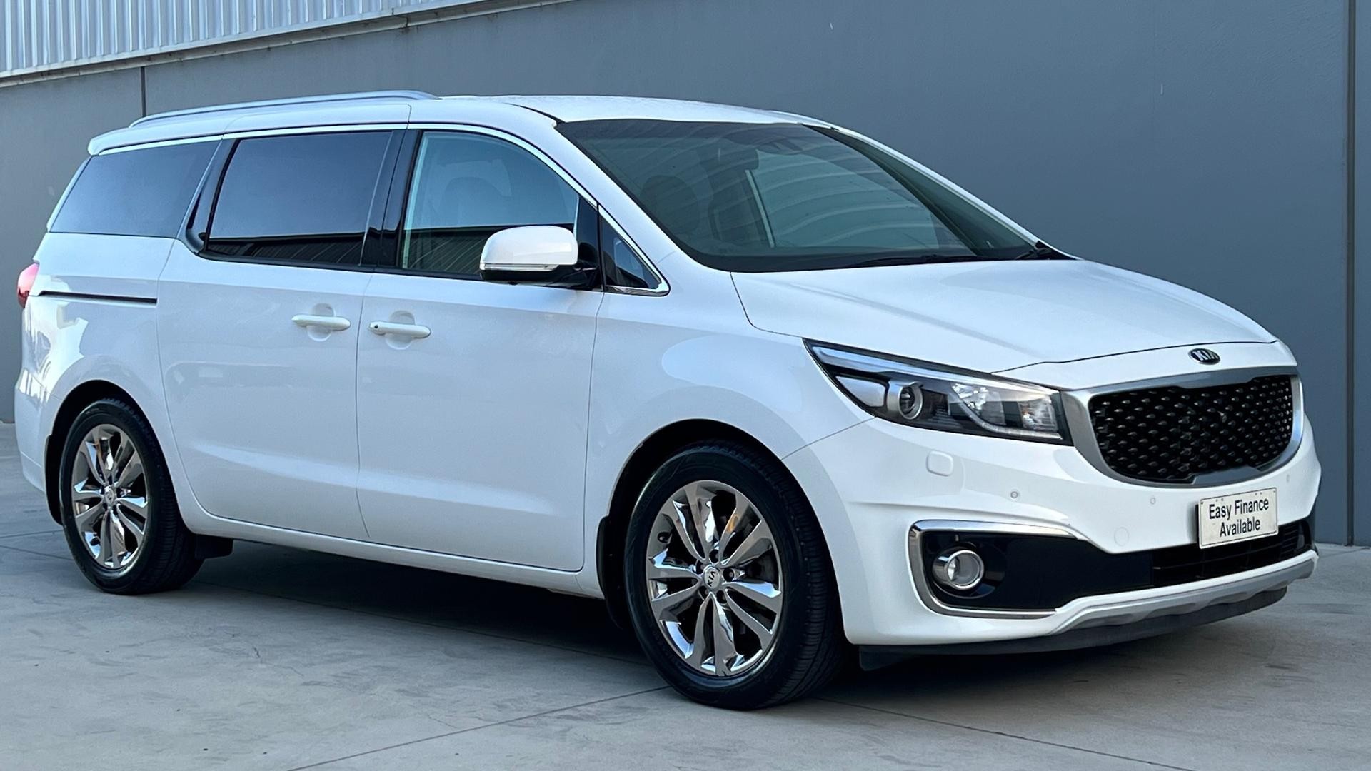 Kia Carnival image 2