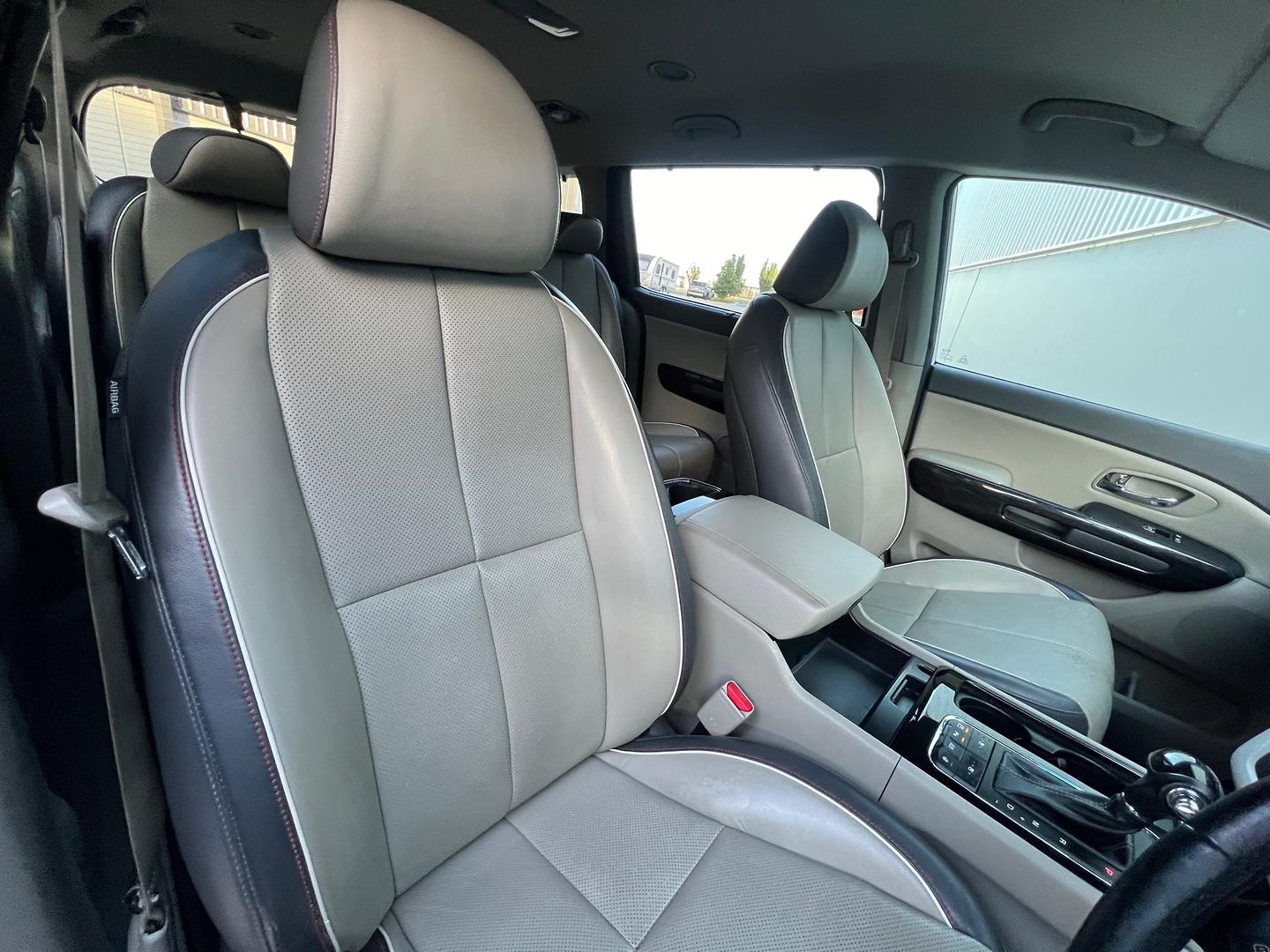 Kia Carnival image 4