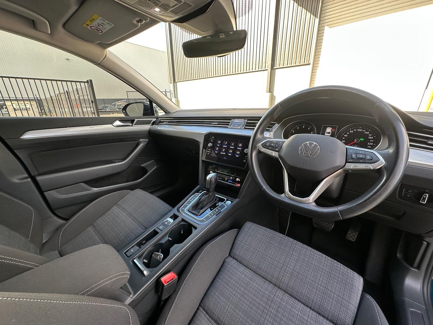 Volkswagen Passat image 3