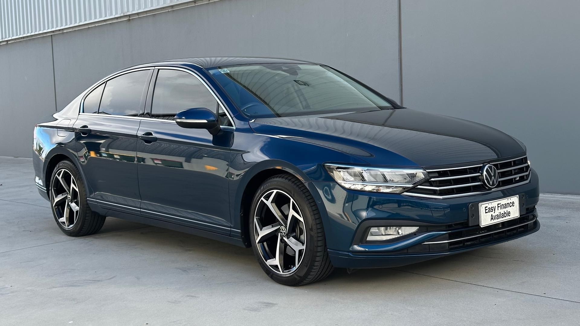 Volkswagen Passat image 2