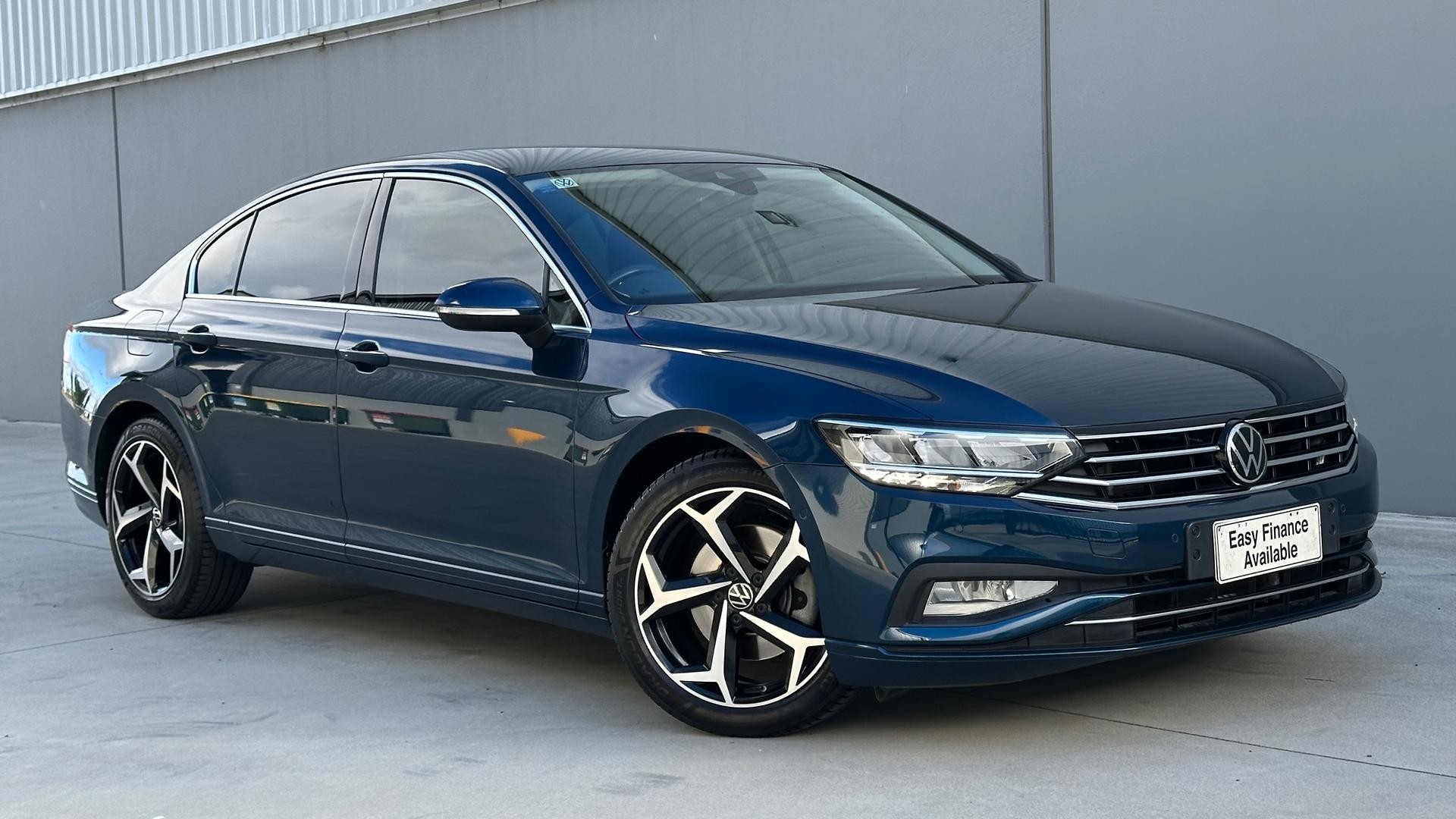 Volkswagen Passat image 1