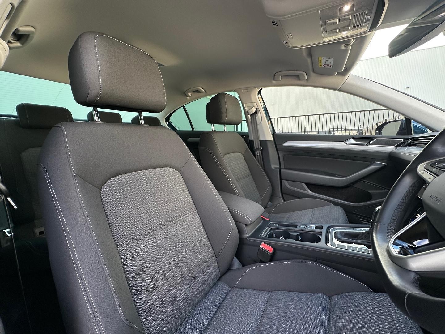 Volkswagen Passat image 4