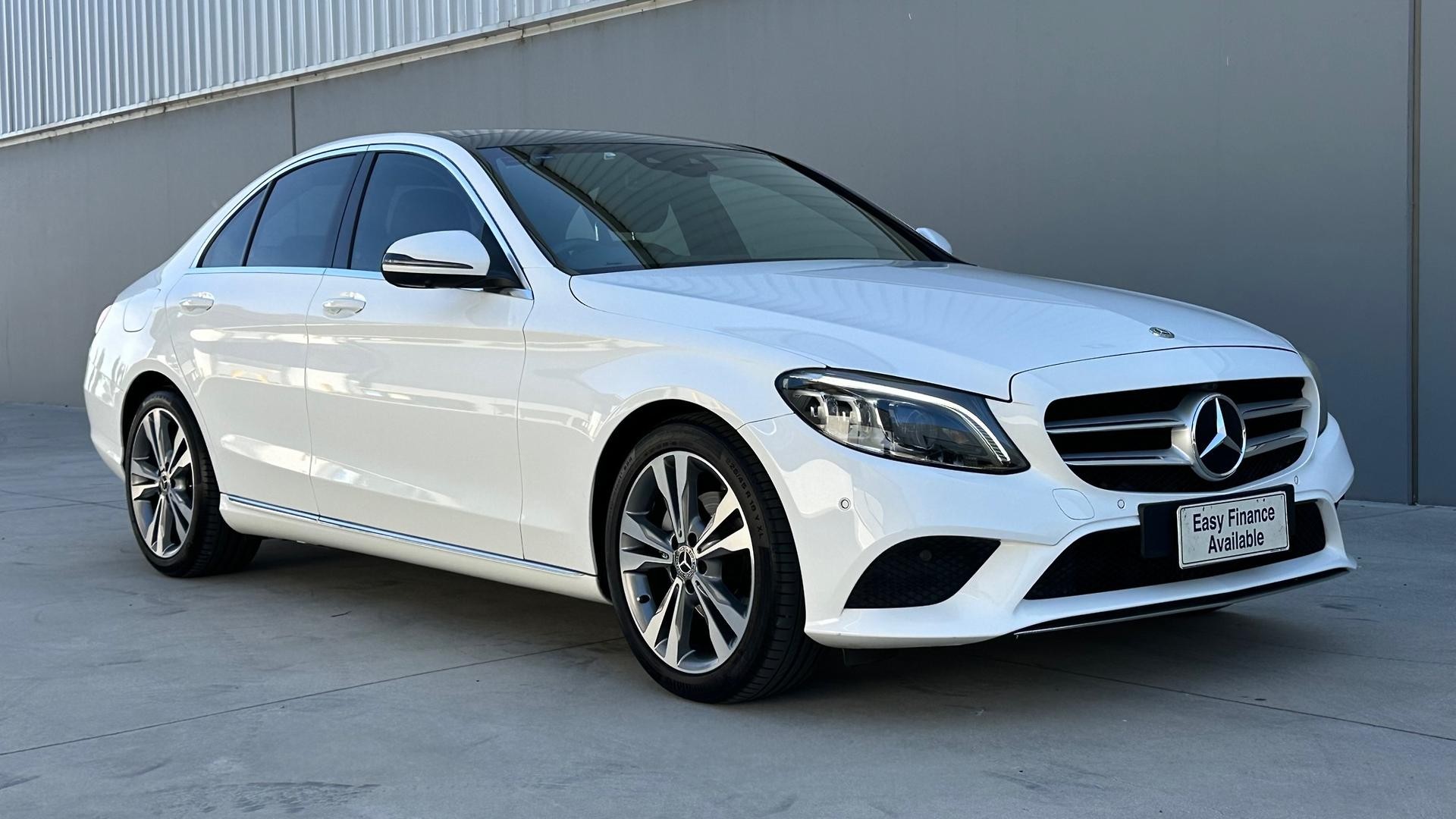 Mercedes Benz C-class image 2