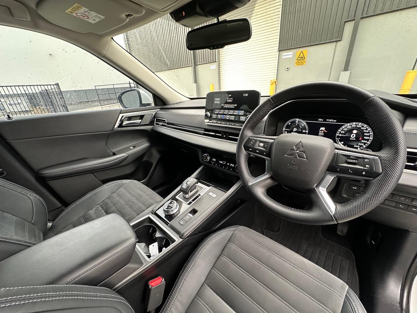 Mitsubishi Outlander image 3