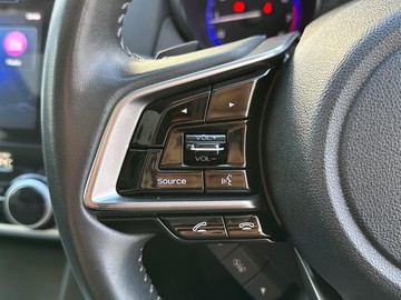 https://dvg-vehicle-assets.s3.amazonaws.com/V005181/dmrlhffi0w4phuapa53zzvqyw.jpg